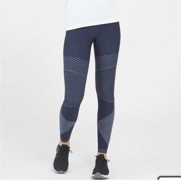 Spanx Look at Me Now Seamless Moto Leggings in Navy- Size Large - Picture 3 of 7